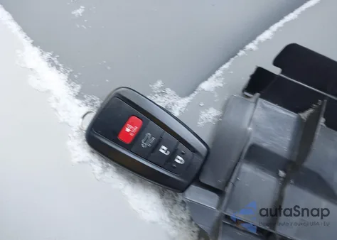 2025 Toyota Rav4 Xle Premium z USA, uszkodzony, nr VIN 2T3A1RFVXSW558753